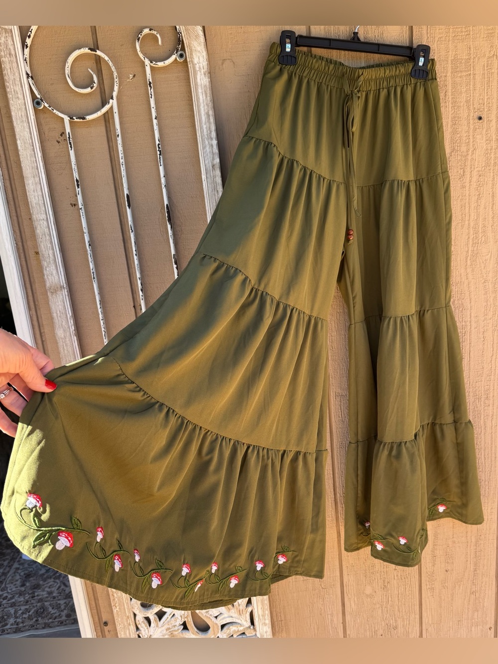 ROMWE Green Tiered Wide-Leg Palazzo Pants Embroidered Hem mushroom 🍄